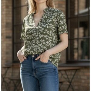 C.O.Z.Y Women's Green White Floral V-Neck Short Sleeve Pullover Blouse, M